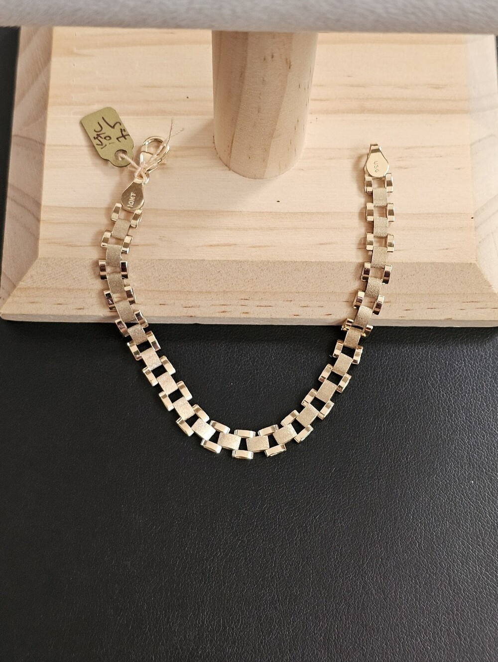 10k Gold Bracelet 7 Inch